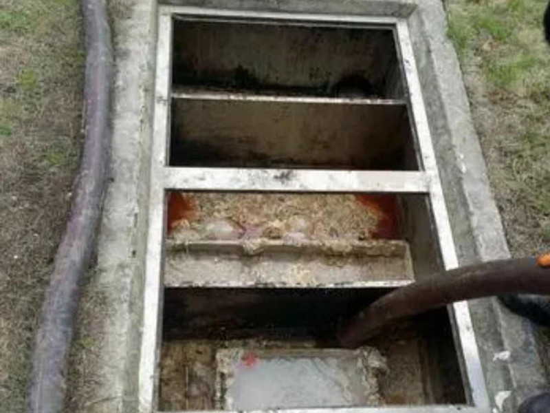 巴里坤隔油池清理