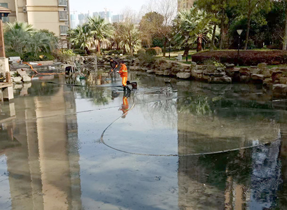 巴里坤景观池淤泥清理