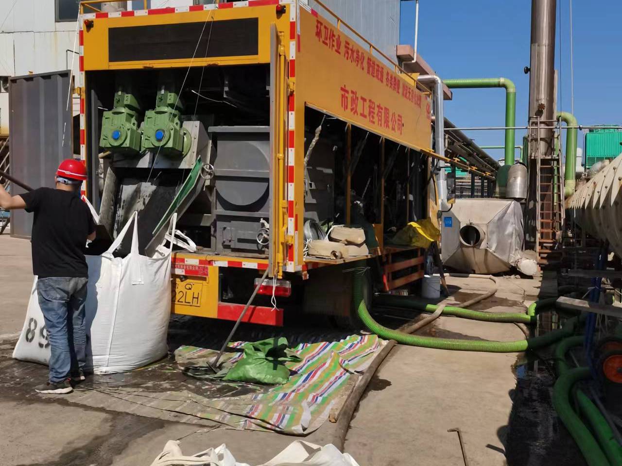 巴里坤淤泥压干处理