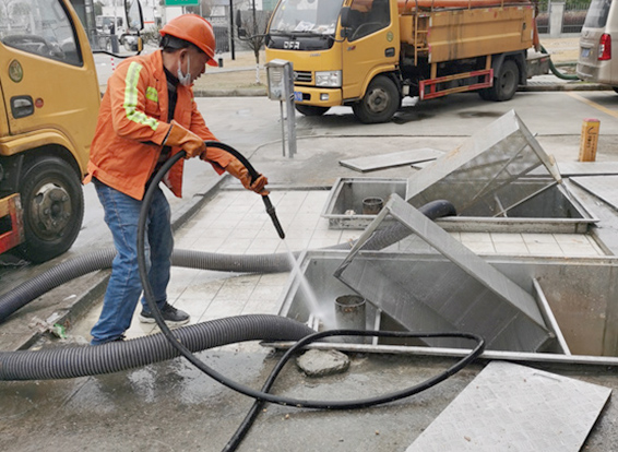 巴里坤隔油池清理